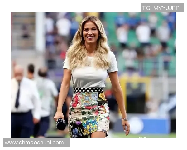 足球球星的女儿颜值惊艳 网友纷纷称其继承父母优点